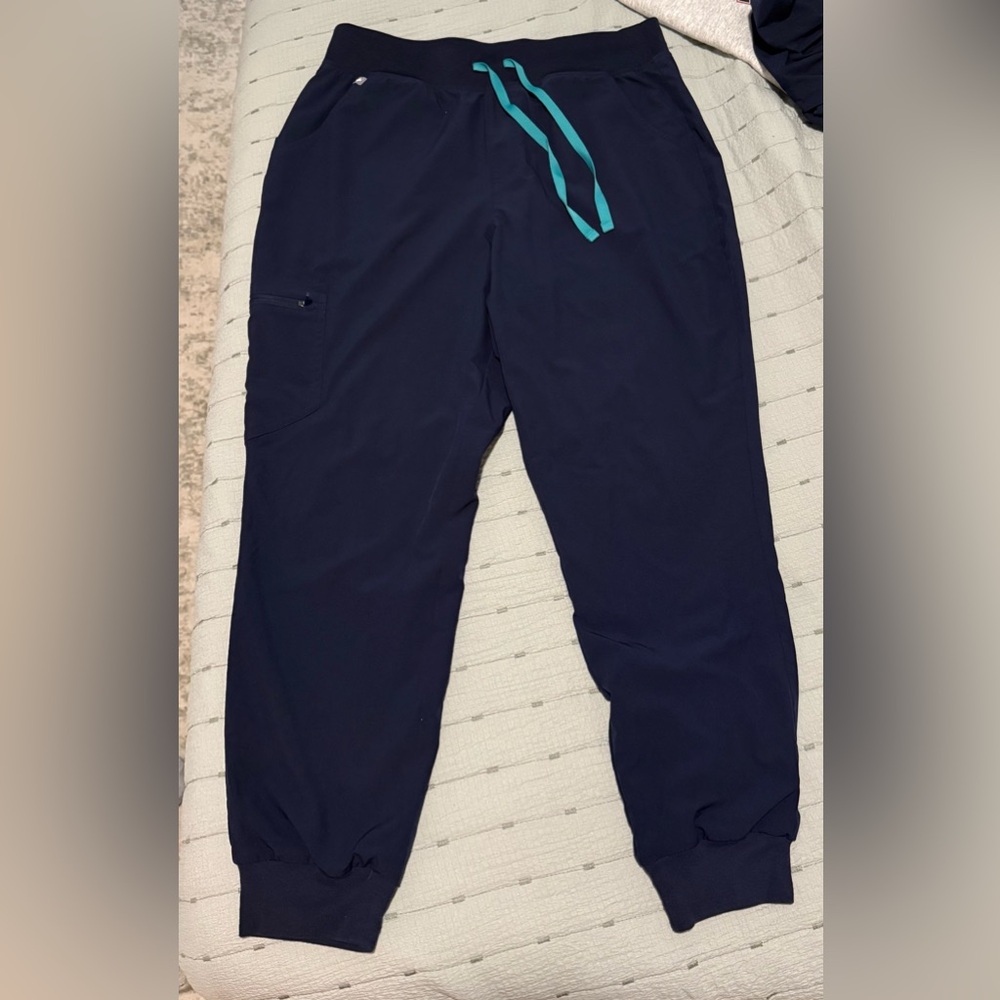 Navy Figs High Waisted Jogger Pants and Rafaela Top